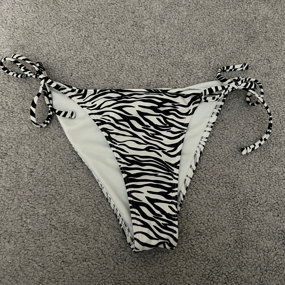 Hollister bathing suit bottom